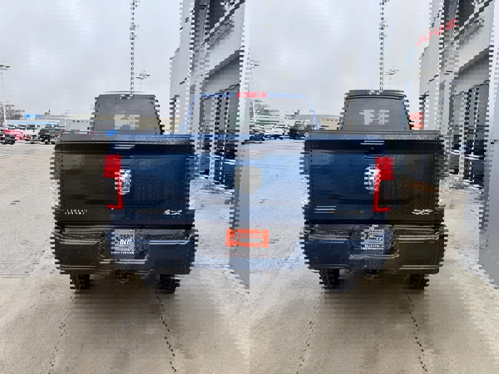 Used 2024 RAM 2500 Big Horn w/ Sport Appearance Package image 6