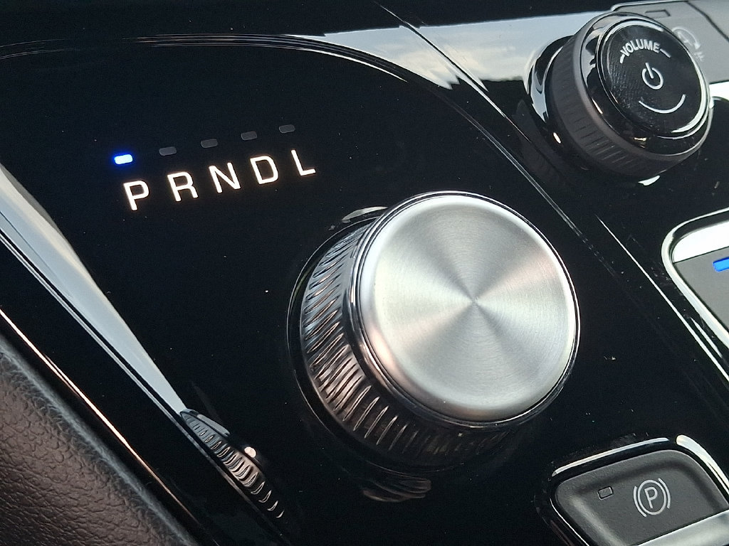 New 2027 Chrysler Pacifica Select AWD/4WD image 11