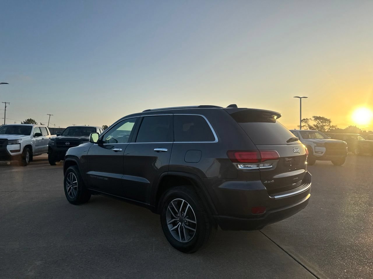 Used 2020 Jeep Grand Cherokee Limited AWD/4WD image 14