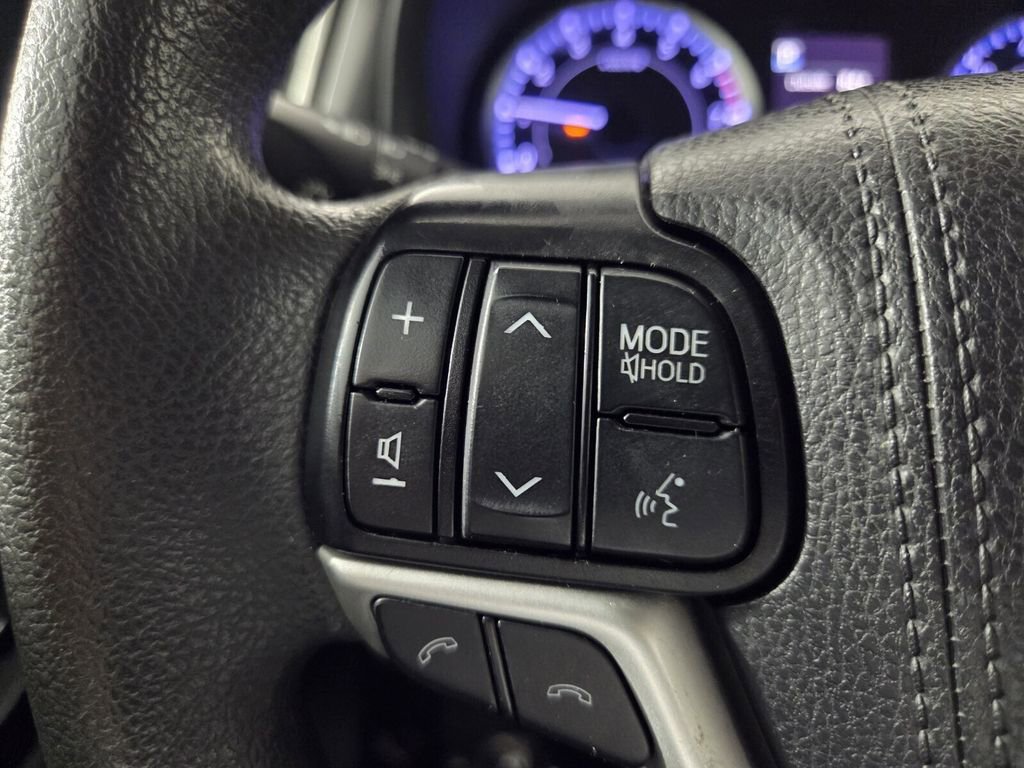 Used 2019 Toyota Highlander LE image 20