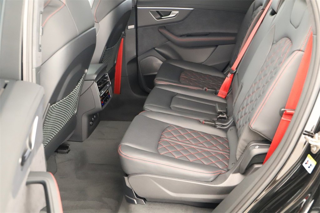 New 2026 Audi SQ7 Prestige image 28