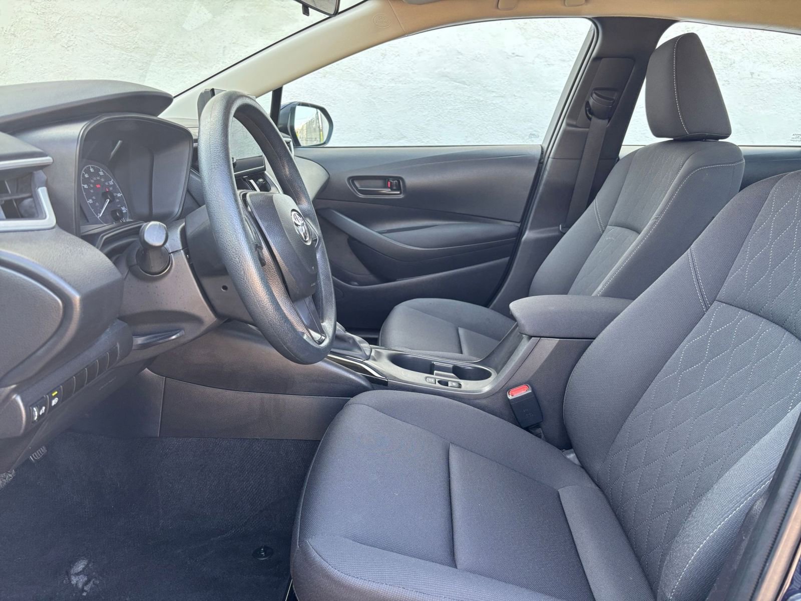 Used 2025 Toyota Corolla LE image 24