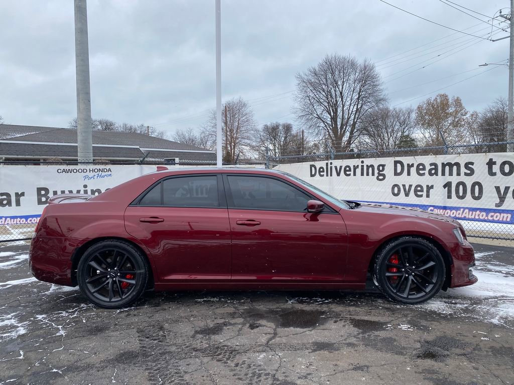 Used 2023 Chrysler 300 C image 2