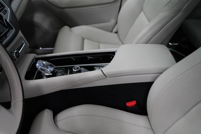 Used 2025 Volvo XC90 B6 Ultra w/ Lounge Package AWD/4WD image 36