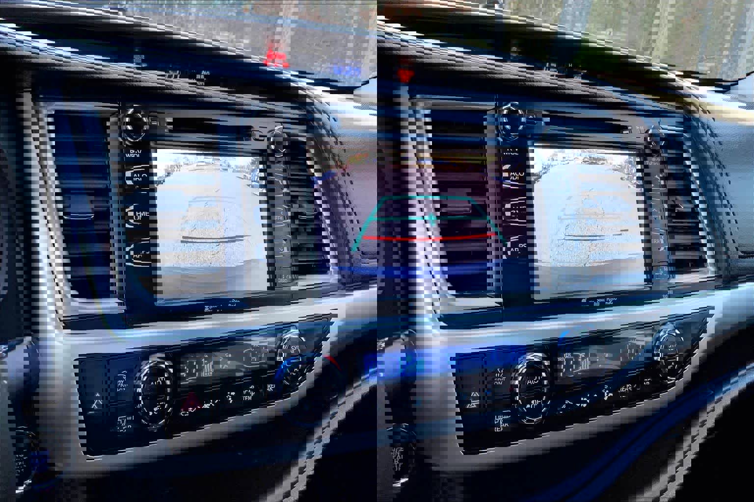 Used 2018 Toyota Highlander XLE image 28