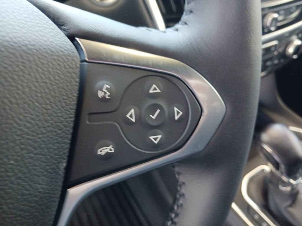 Used 2022 Chevrolet Traverse Premier FWD image 33