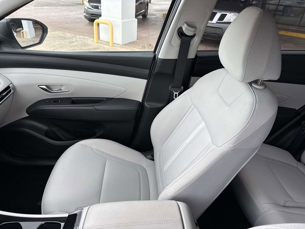 Used 2025 Hyundai Tucson SEL FWD image 32