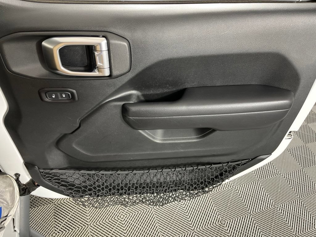 Used 2018 Jeep Wrangler Unlimited Sport S AWD/4WD image 9