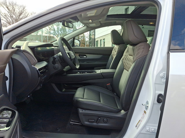 Used 2025 Nissan Murano Platinum w/ Cargo Package image 13