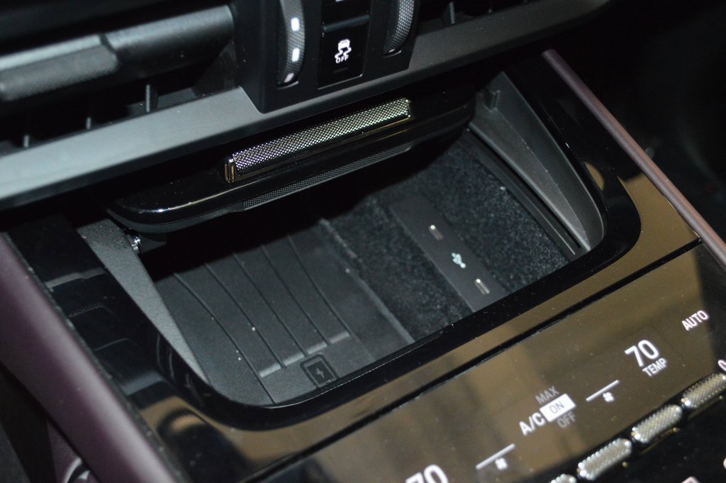 Certified 2025 Porsche Cayenne Coupe image 32