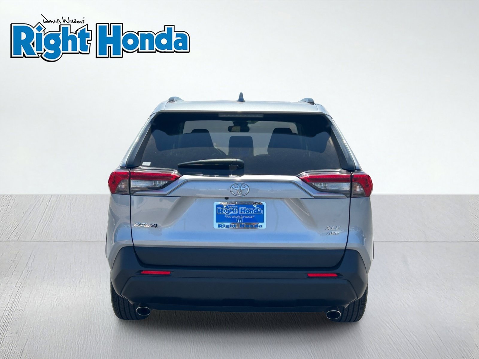 Used 2025 Toyota RAV4 XLE Premium AWD/4WD image 10