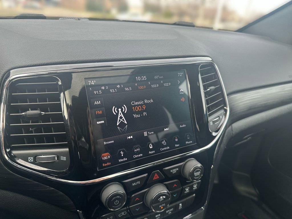 Used 2019 Jeep Grand Cherokee Altitude image 12