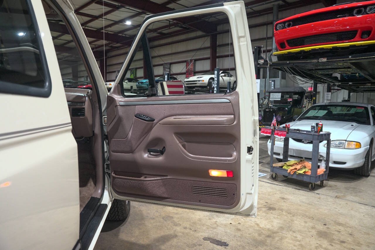 Used 1993 Ford F150 XL AWD/4WD image 29