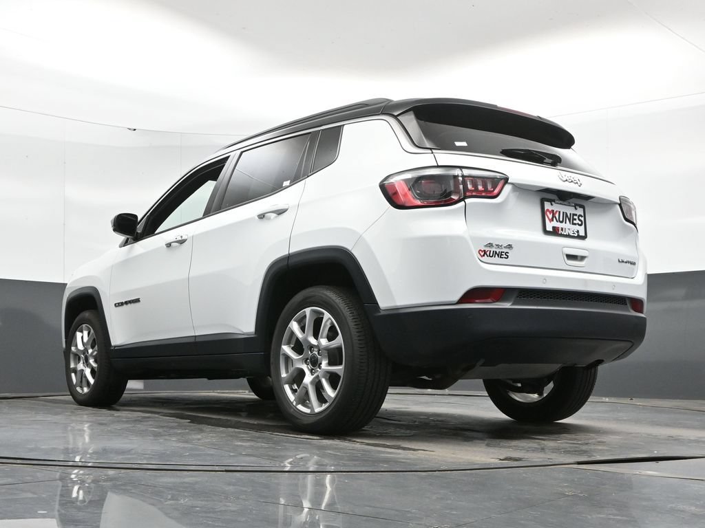 Used 2025 Jeep Compass Limited AWD/4WD image 47