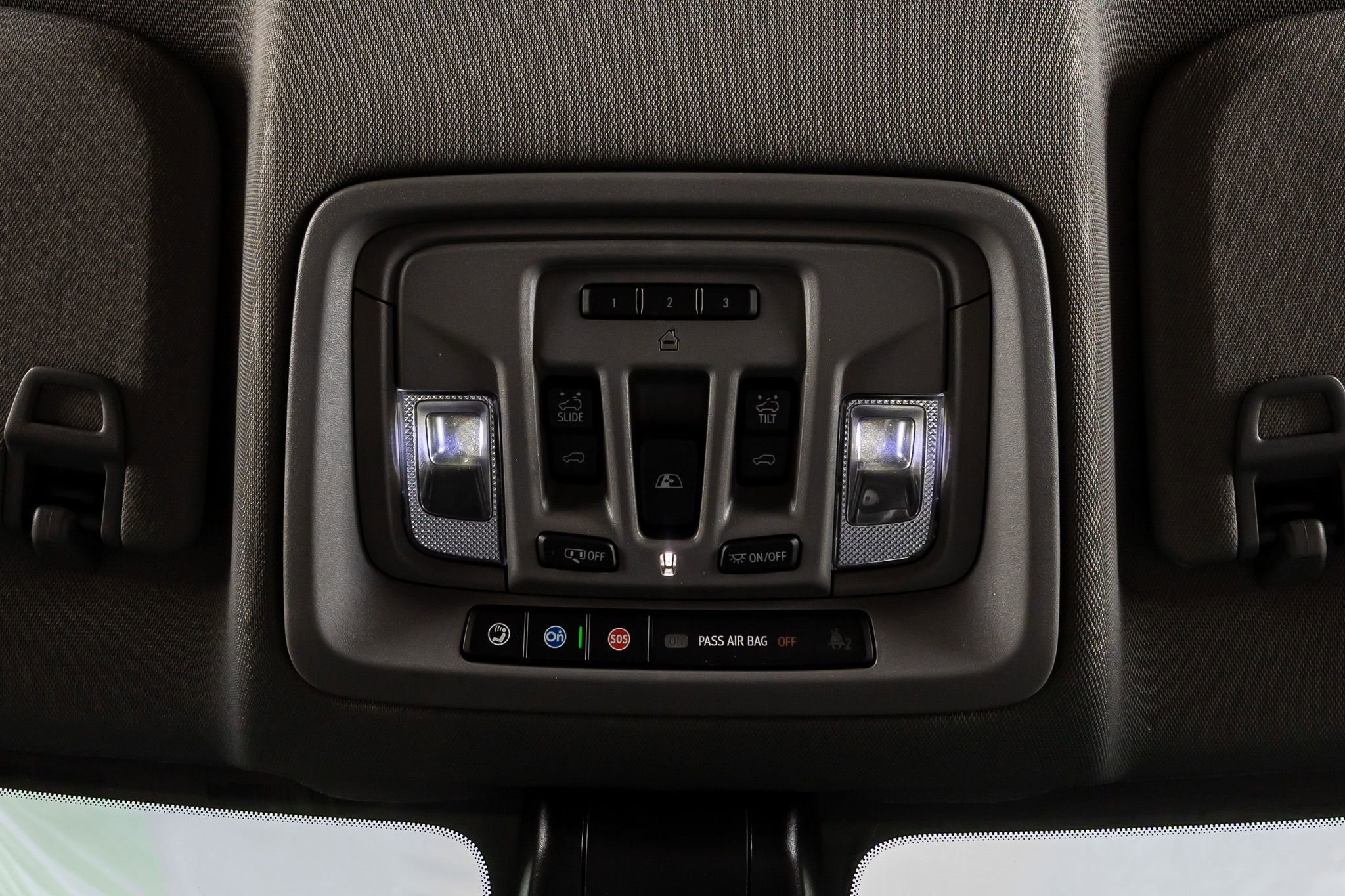 Used 2023 GMC Sierra 3500 Denali w/ Denali Black Diamond Edition image 28