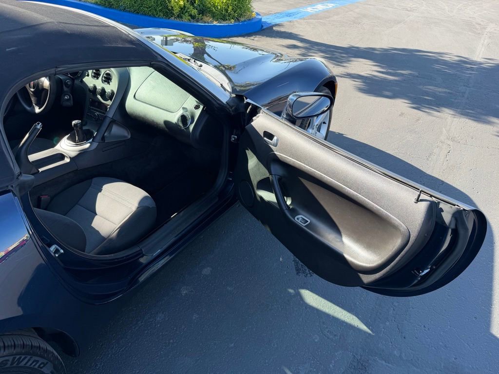 Used 2006 Pontiac Solstice Convertible w/ Power Package RWD image 10