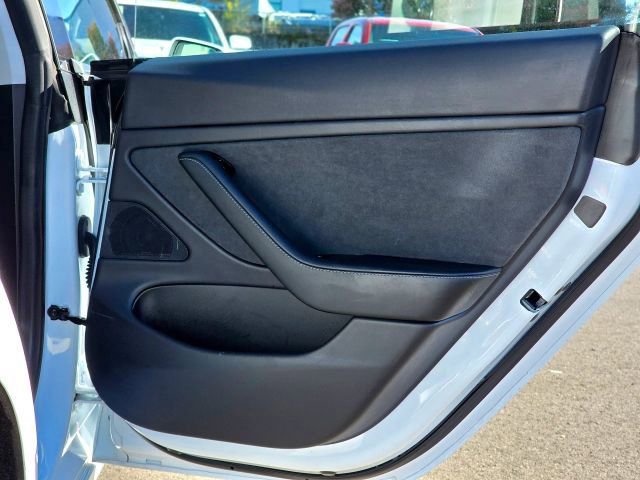 Used 2019 Tesla Model 3 Performance AWD/4WD image 32