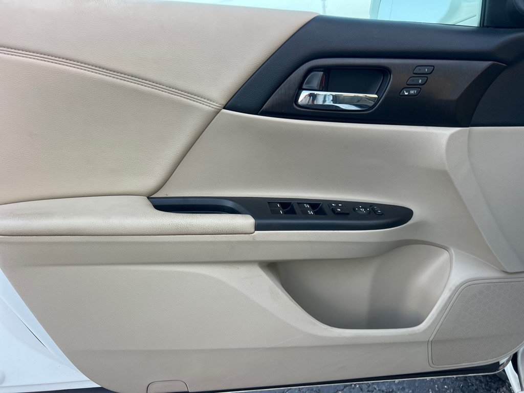 Used 2014 Honda Accord EX-L image 11