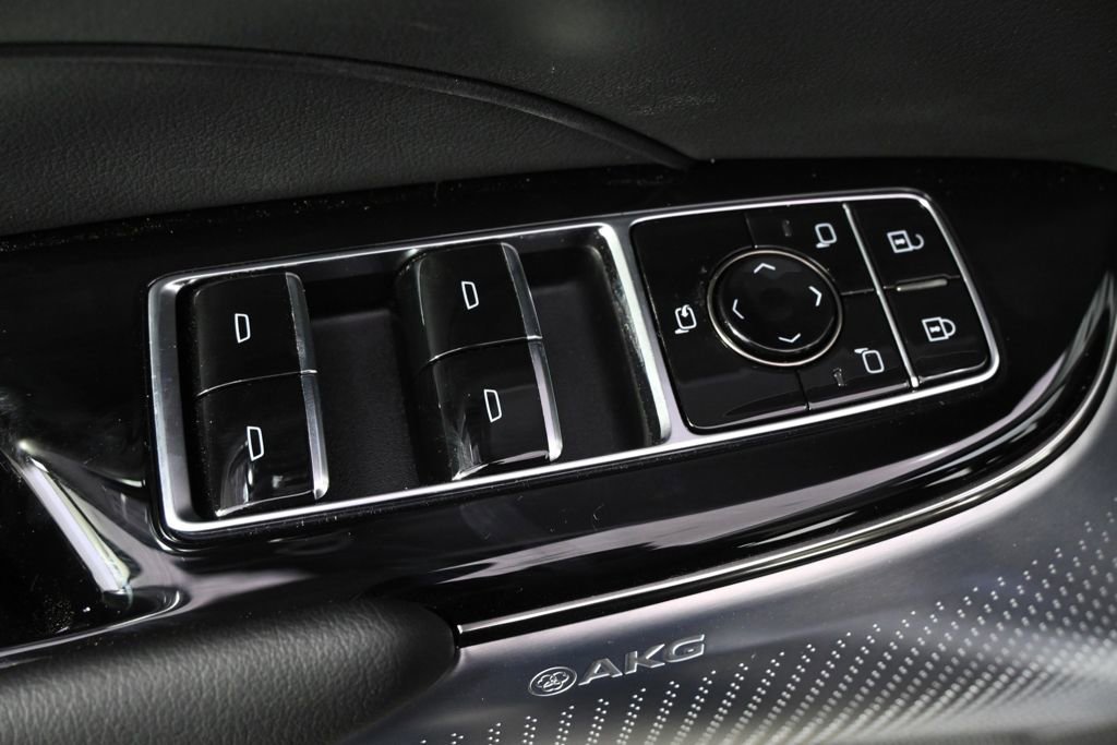 New 2026 Cadillac Lyriq Signature Sport w/ LPO, Floor Liner Package image 23