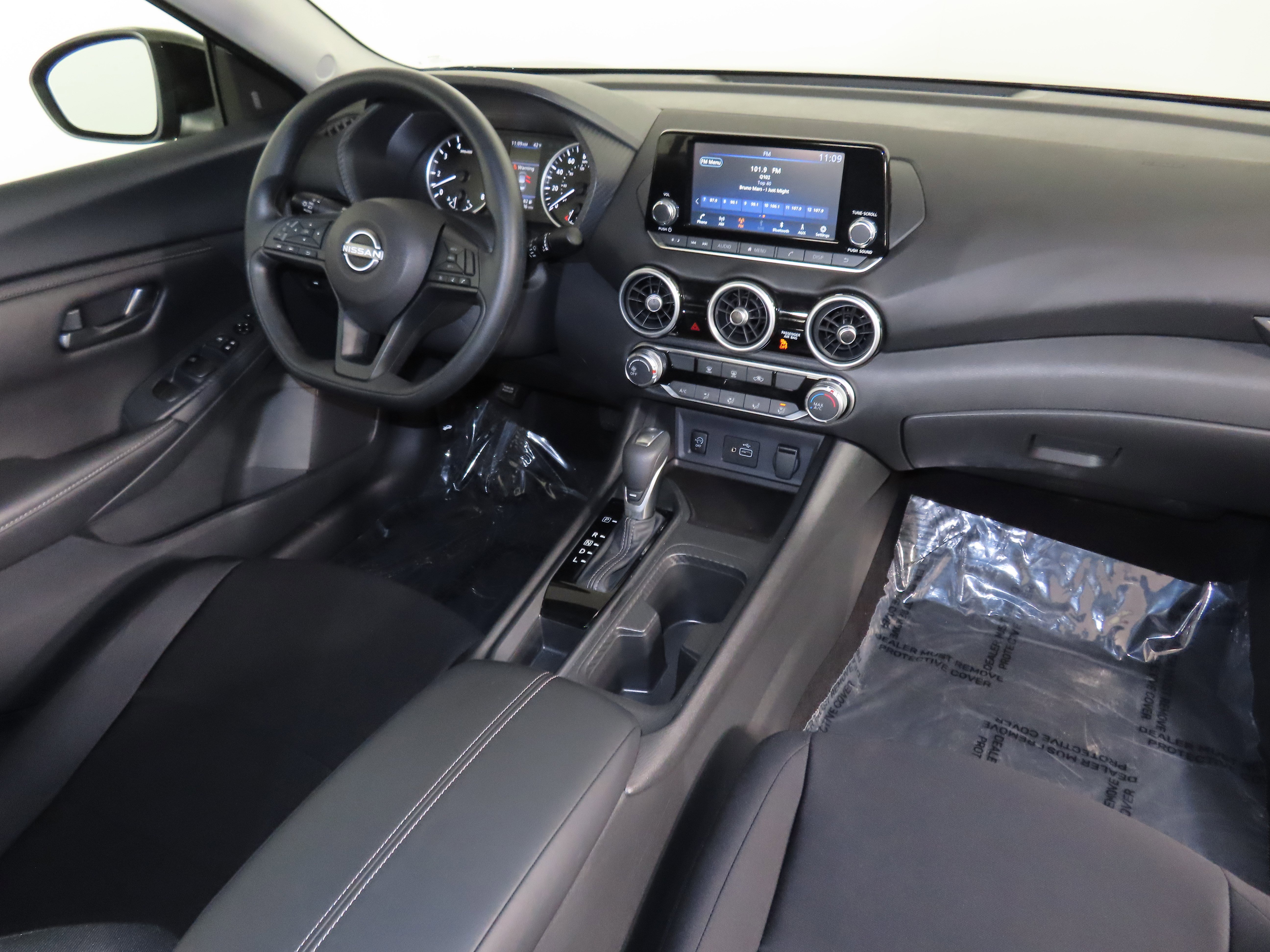 Used 2025 Nissan Sentra S image 27