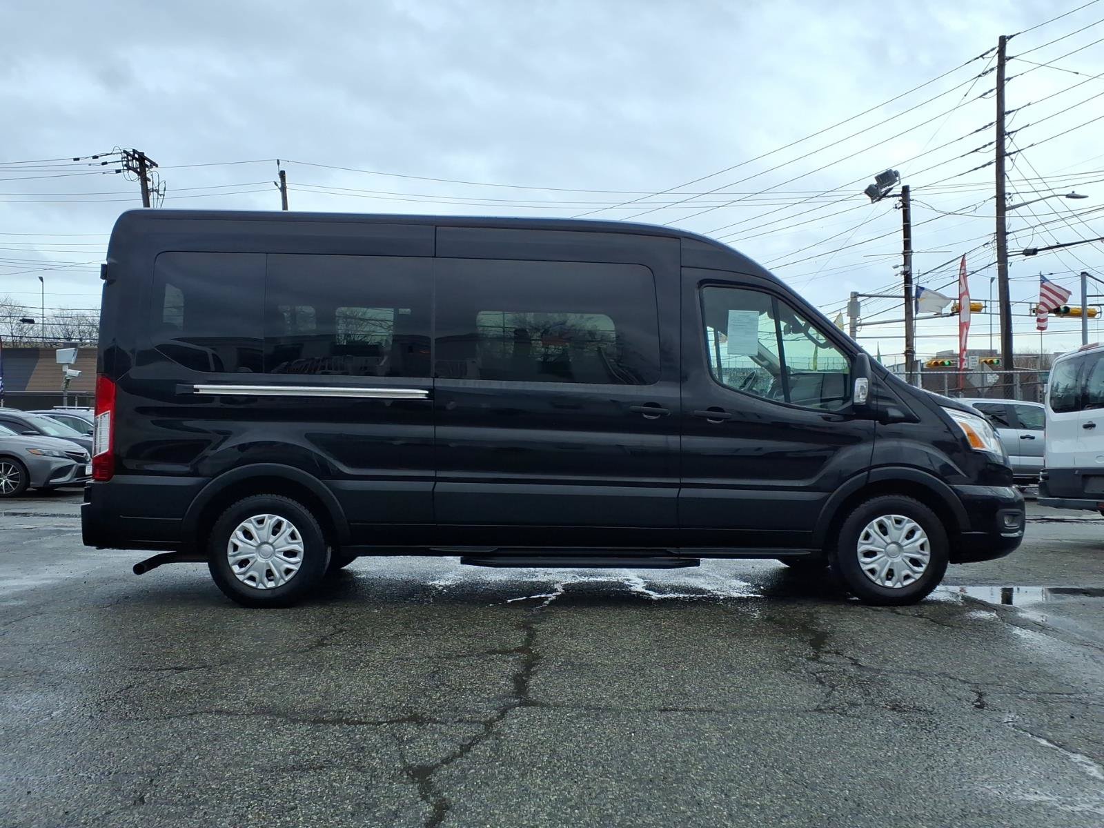 Used 2022 Ford Transit 350 XLT RWD image 8