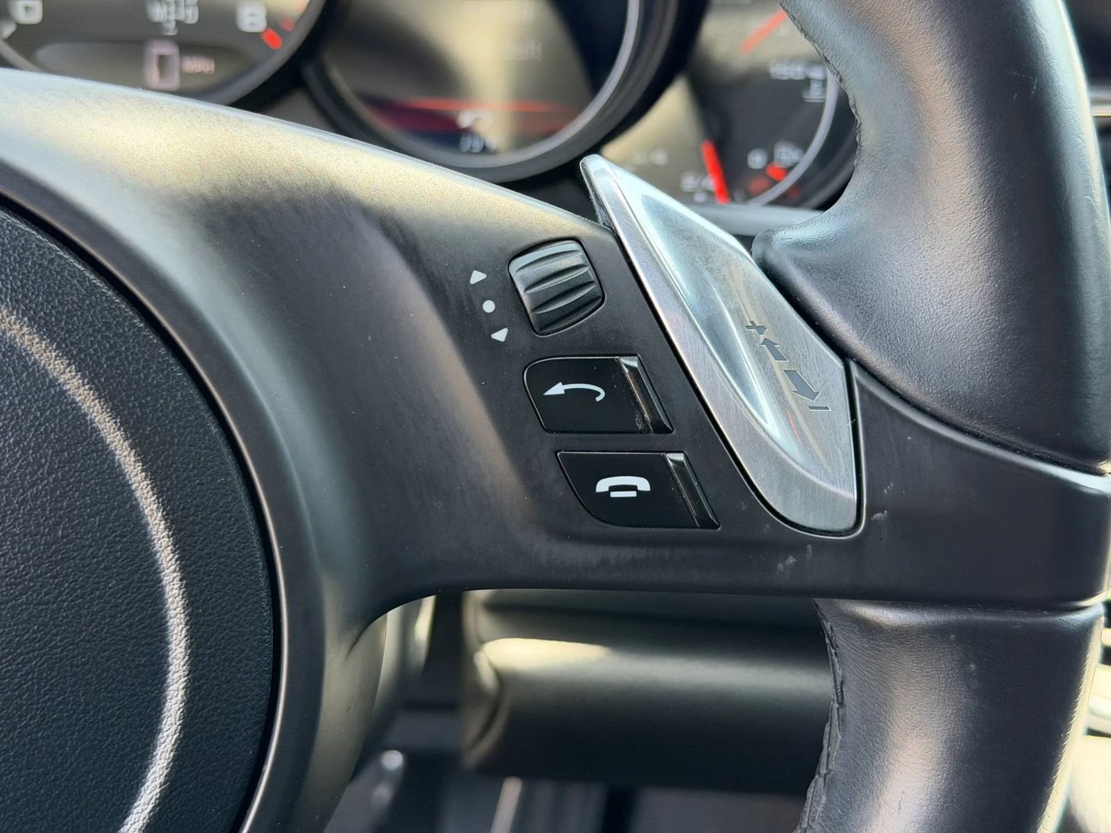 Used 2014 Porsche Panamera 4 AWD/4WD image 45