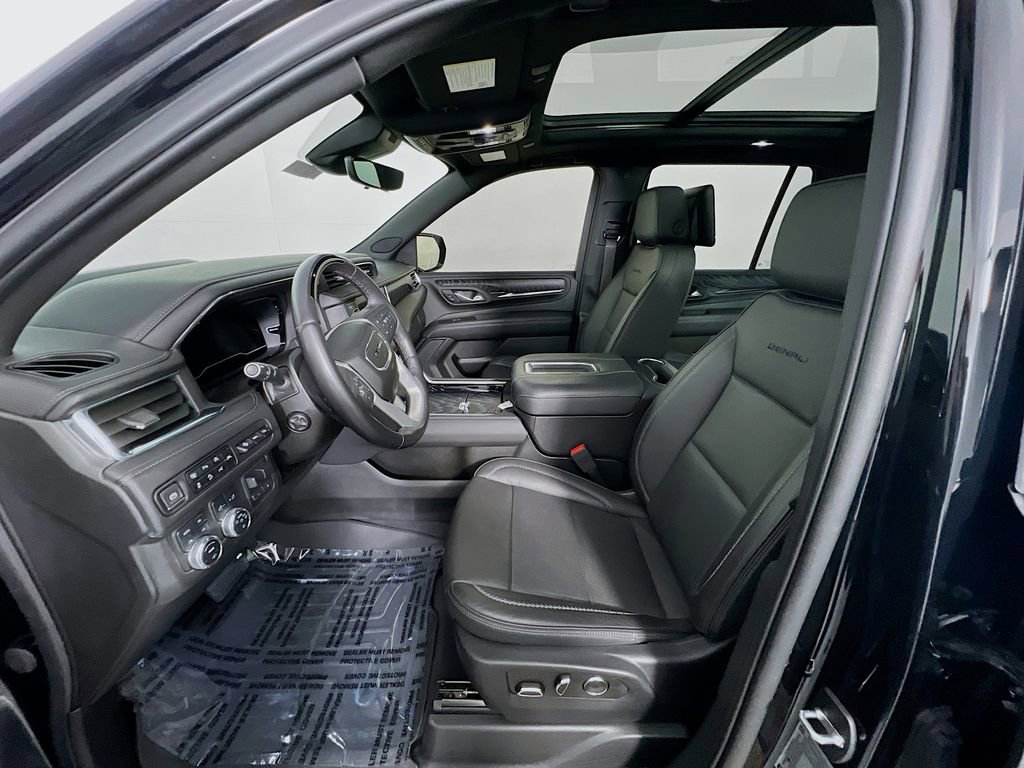 Certified 2023 GMC Yukon Denali w/ Advanced Technology Package image 21