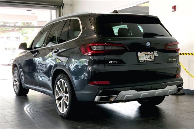Certified 2023 BMW X5 xDrive45e w/ Luxury Seating Package image 5