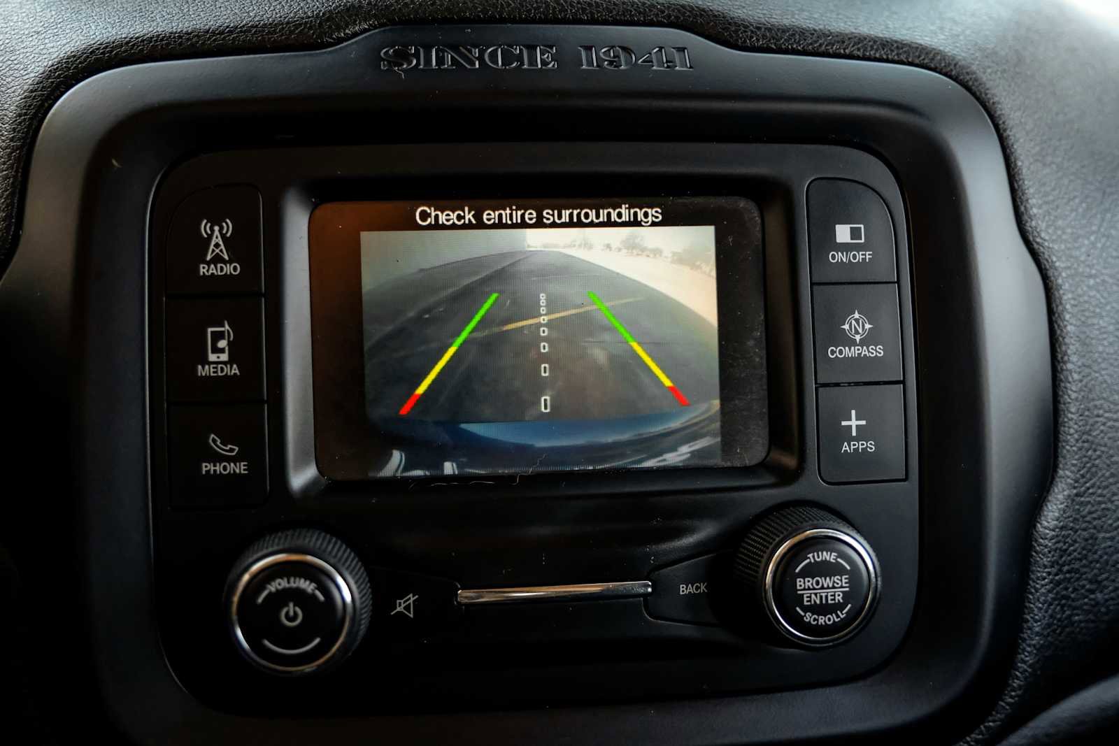 Used 2017 Jeep Renegade Latitude w/ Cold Weather Group image 17