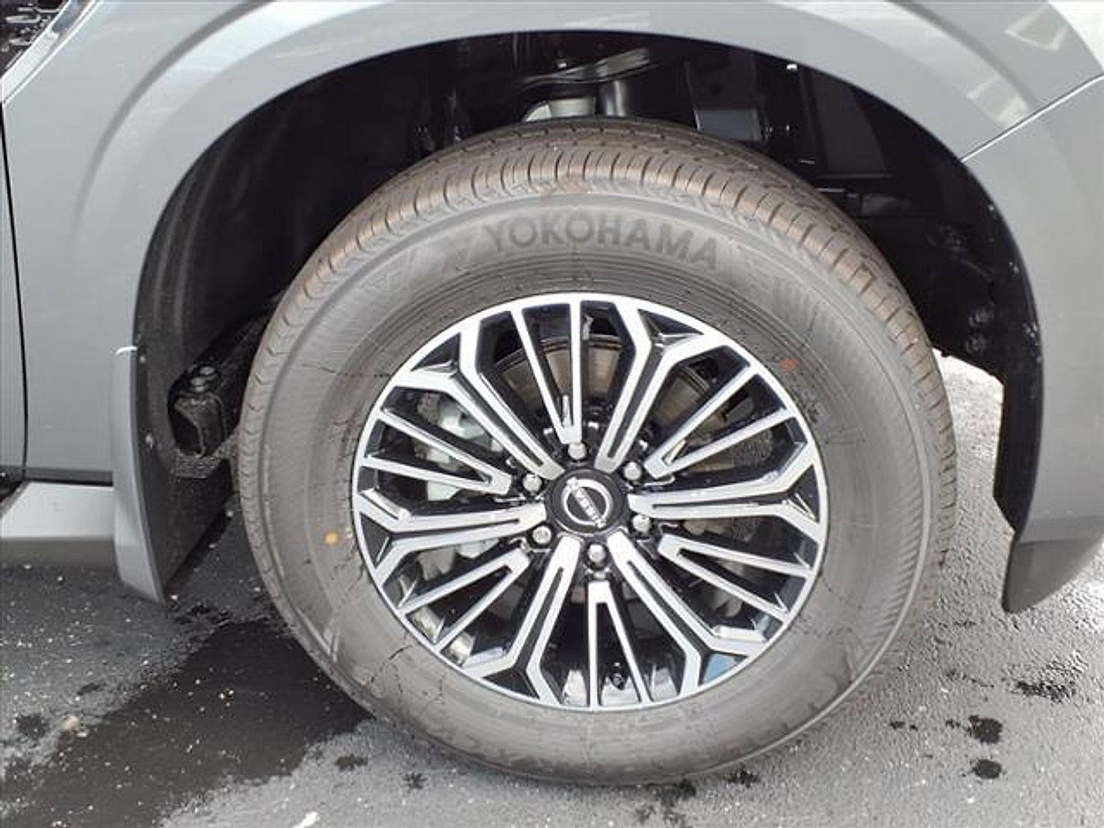 New 2026 Nissan Armada SL w/ Captain's Chari Seat Package image 11