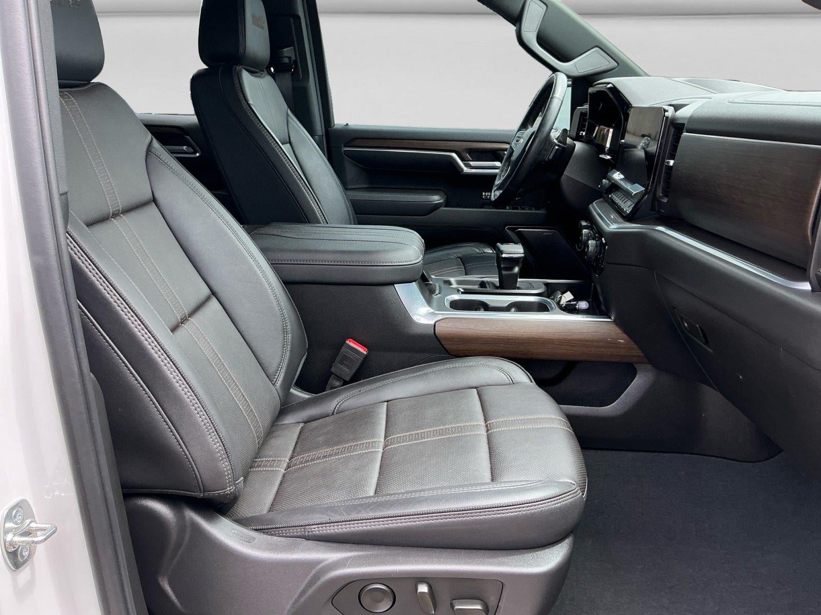 Certified 2025 Chevrolet Silverado 1500 High Country w/ Technology Package AWD/4WD image 15