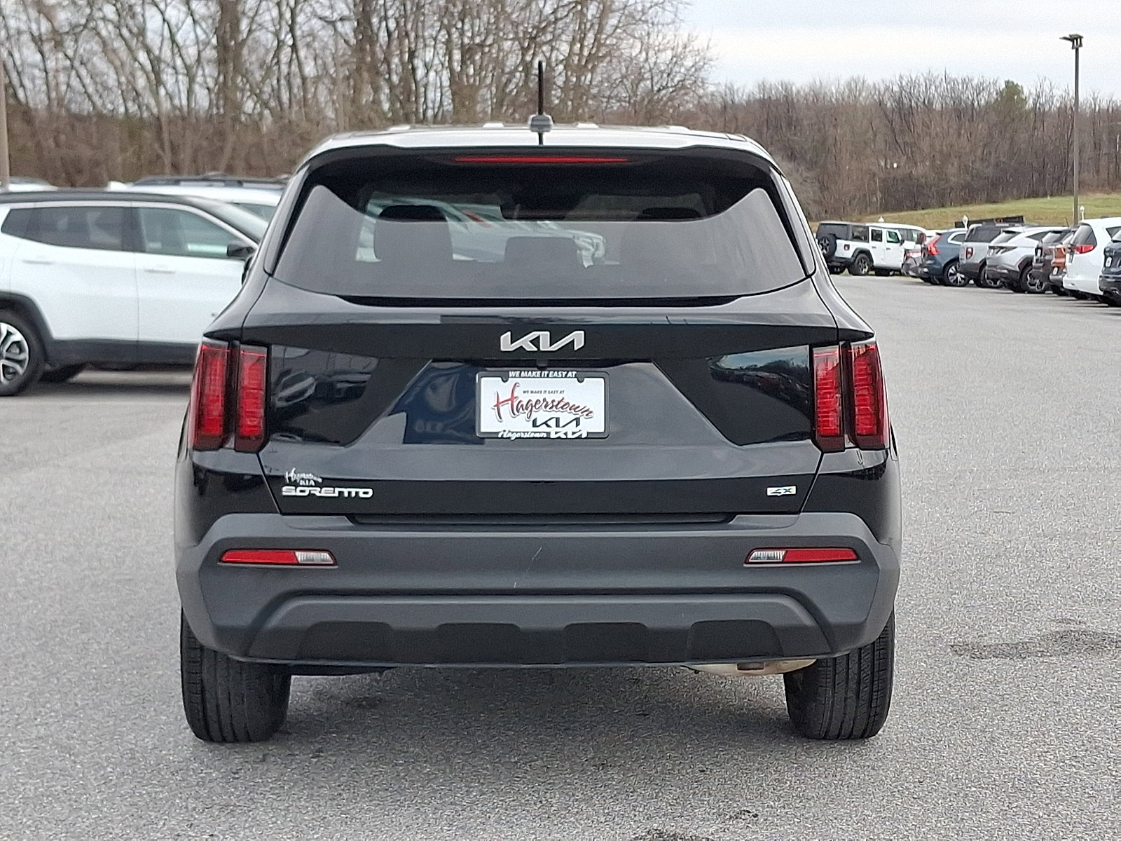 Used 2023 Kia Sorento LX image 5