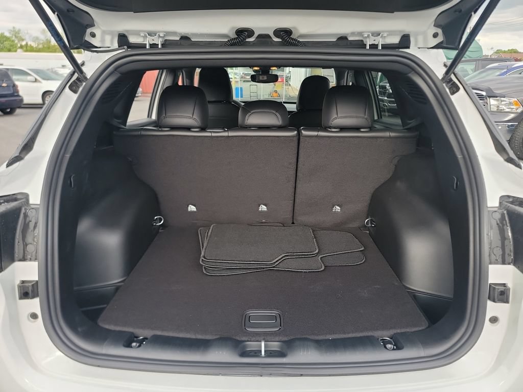 New 2026 Jeep Compass Latitude AWD/4WD image 17