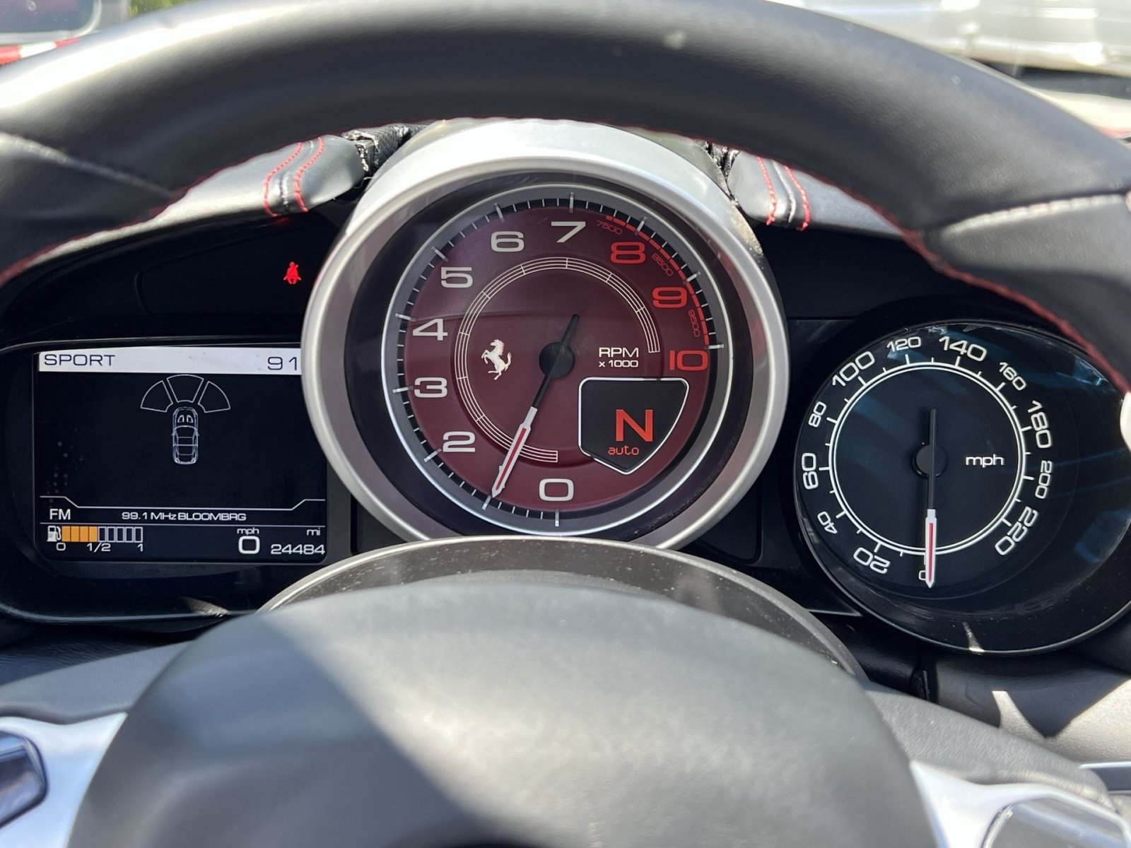 Used 2016 Ferrari California T RWD image 22