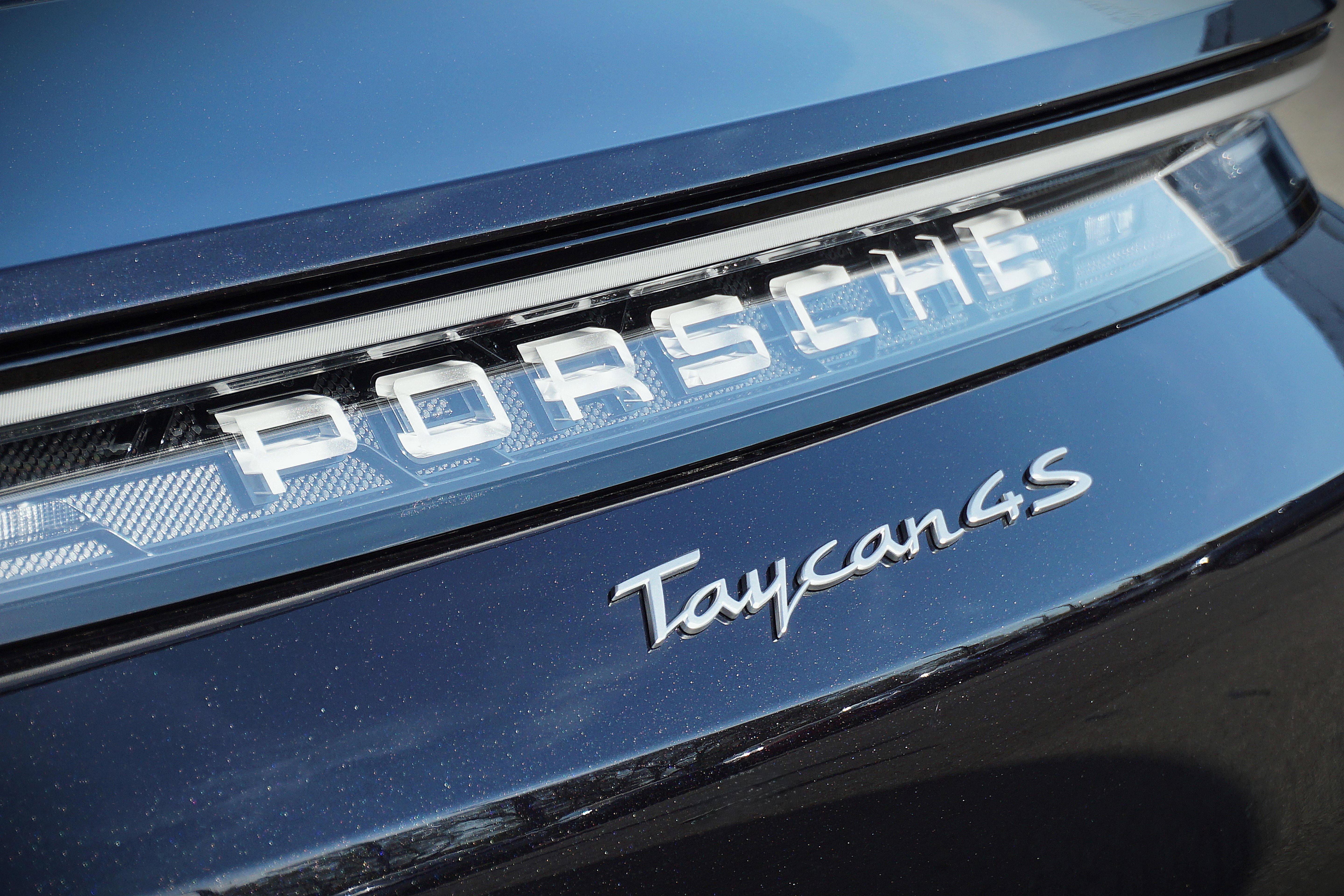 New 2026 Porsche Taycan 4S AWD/4WD image 14