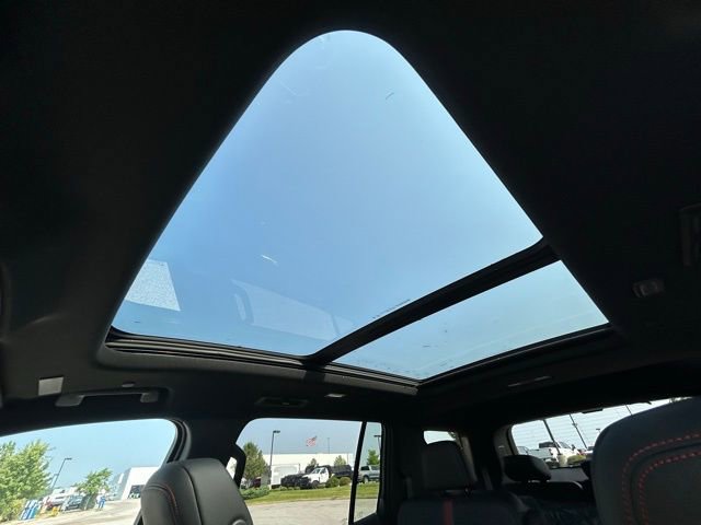 New 2026 Chevrolet Traverse RS w/ LPO, Floor Liner Package image 25