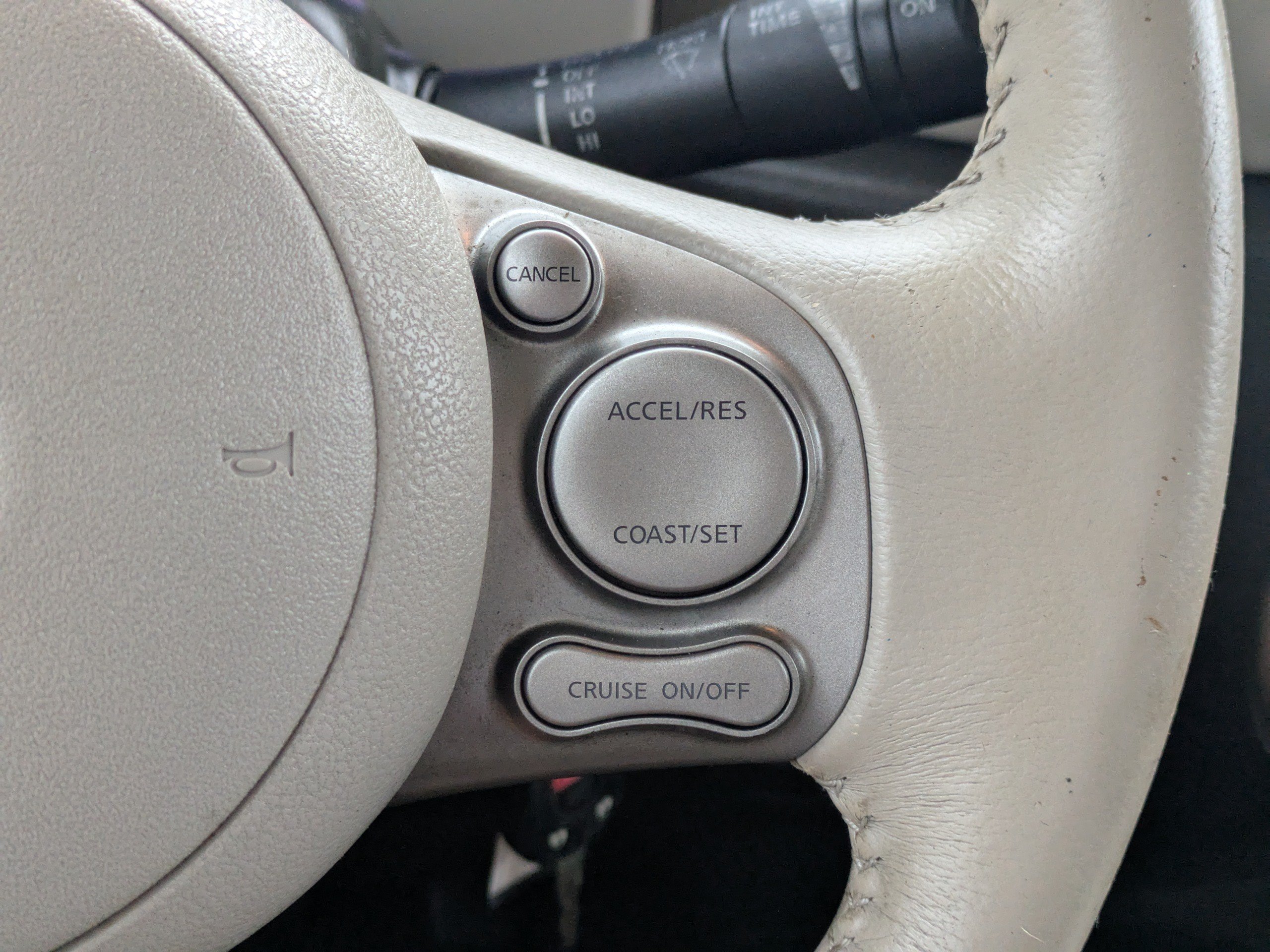 Used 2010 Nissan Cube 1.8 SL w/ Interior Designer Pkg FWD image 21