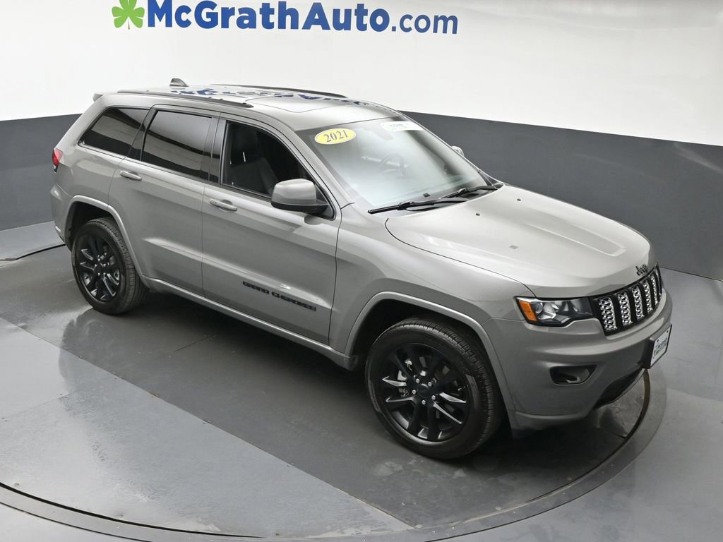 Used 2021 Jeep Grand Cherokee Laredo X AWD/4WD image 3