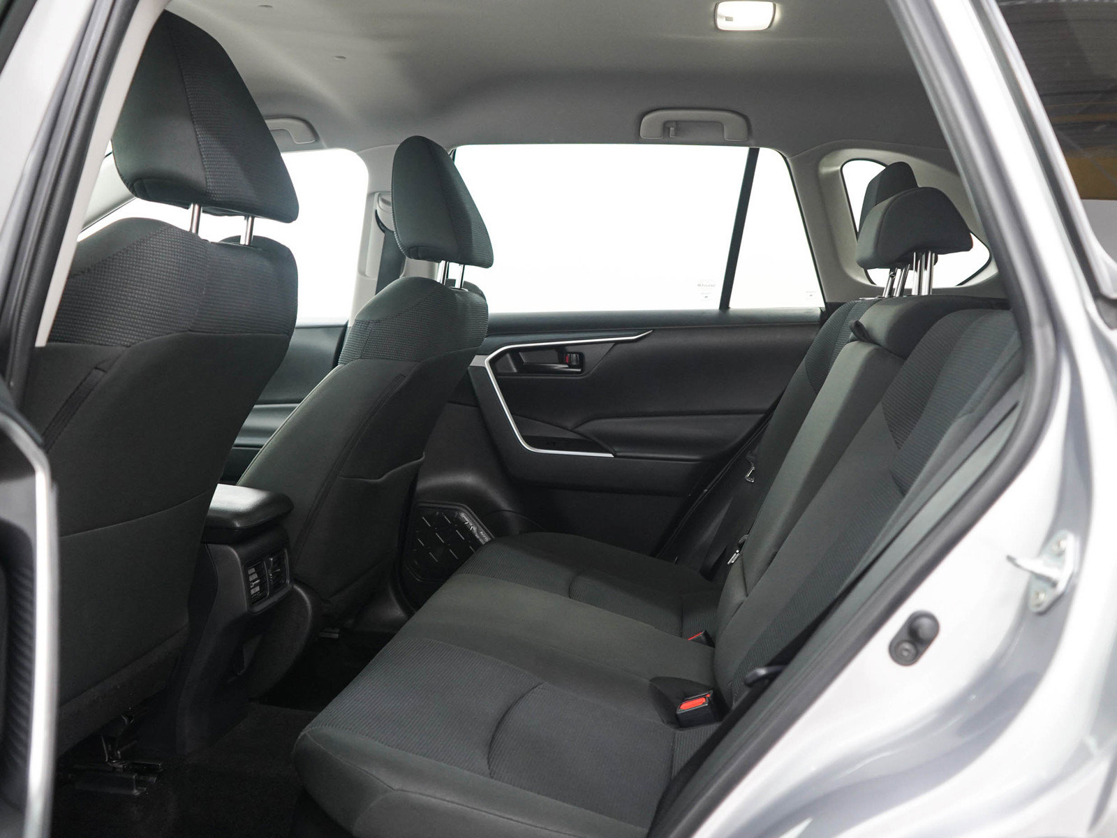 Used 2025 Toyota RAV4 LE AWD/4WD image 18
