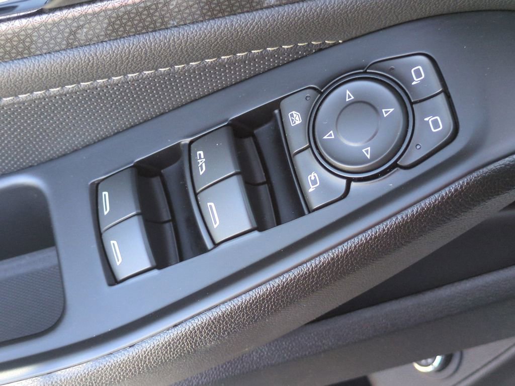 Used 2023 Chevrolet Traverse Premier w/ Redline Edition FWD image 14