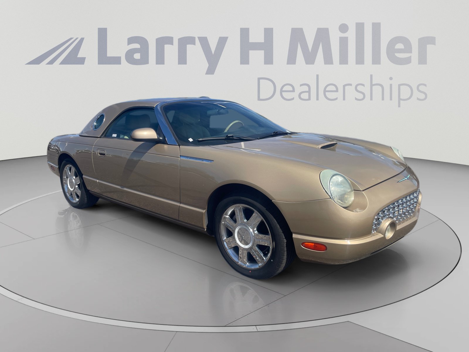 Used 2005 Ford Thunderbird RWD image 7