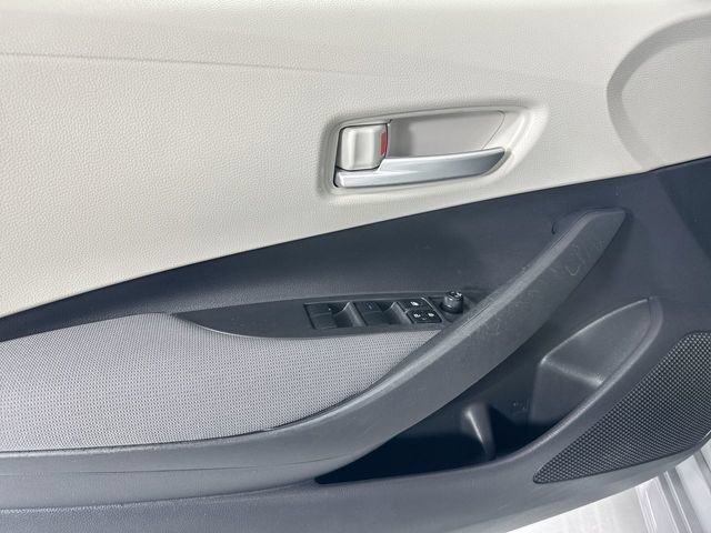 Used 2020 Toyota Corolla LE FWD image 19