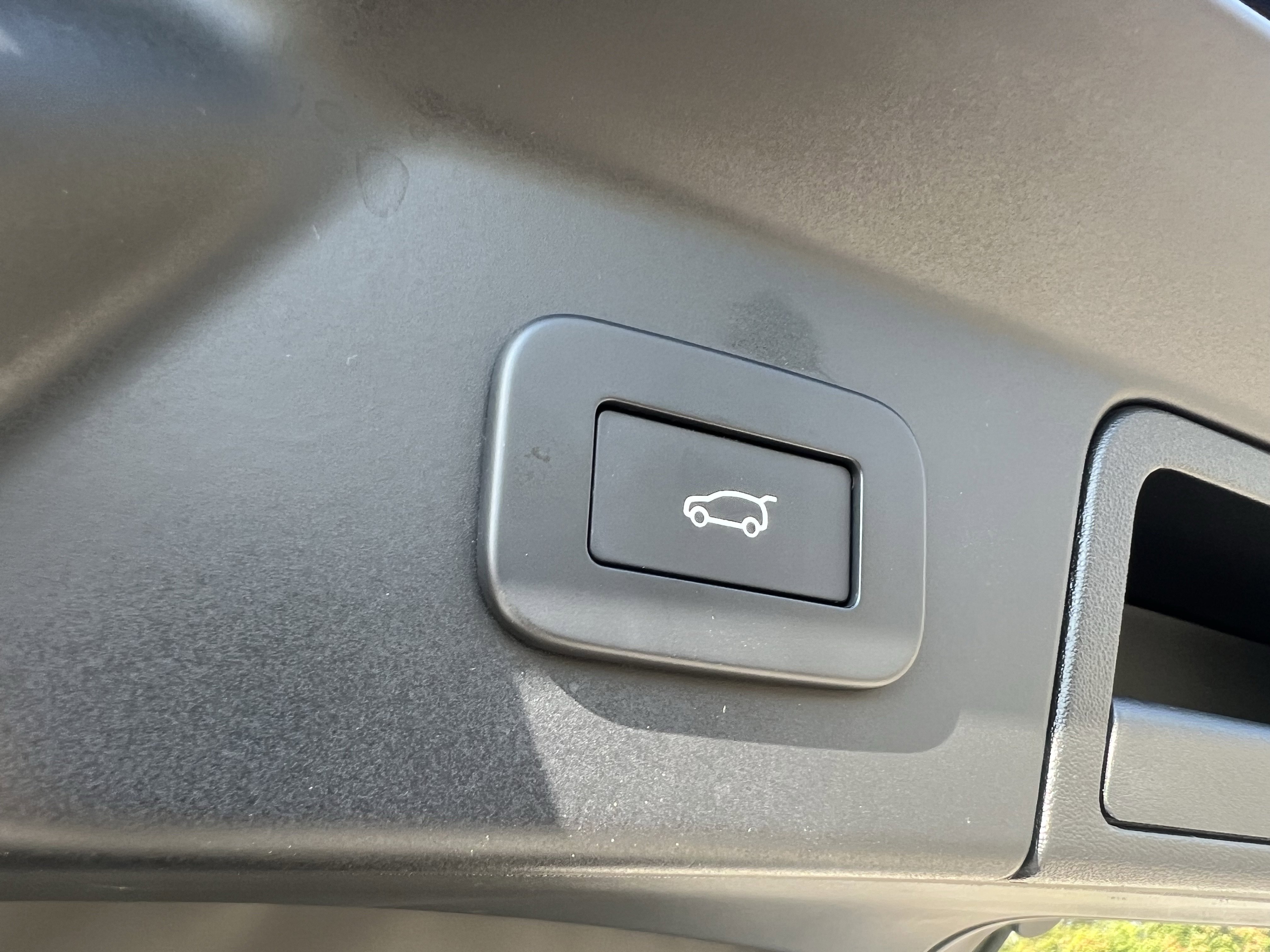 Used 2024 Land Rover Range Rover Velar Dynamic HSE image 38