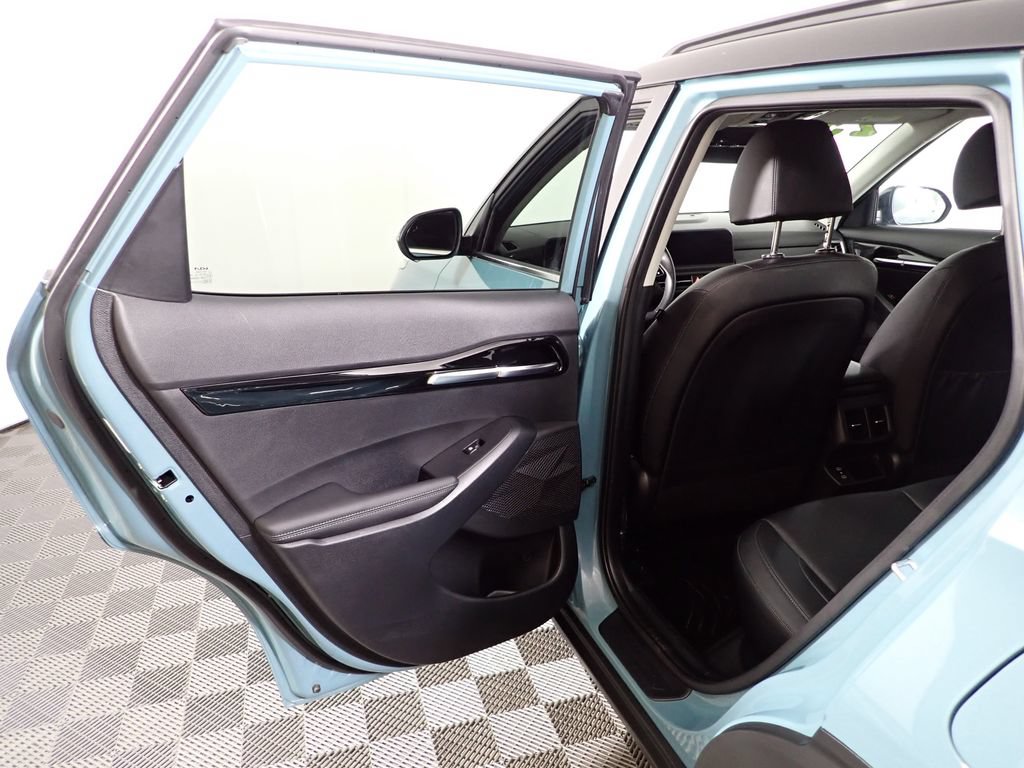 Used 2025 Kia Seltos SX AWD/4WD image 29