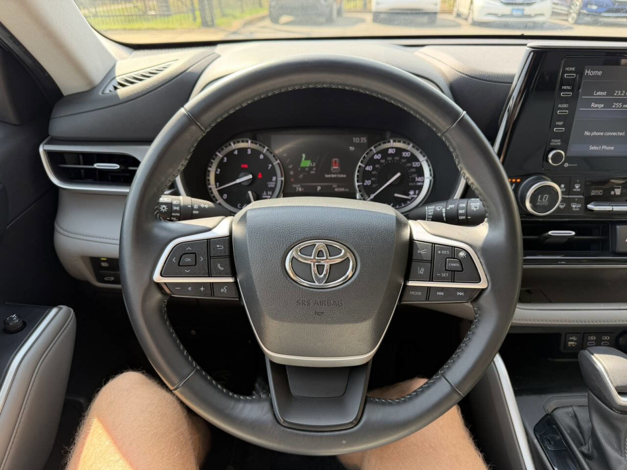 Used 2022 Toyota Highlander XLE image 32