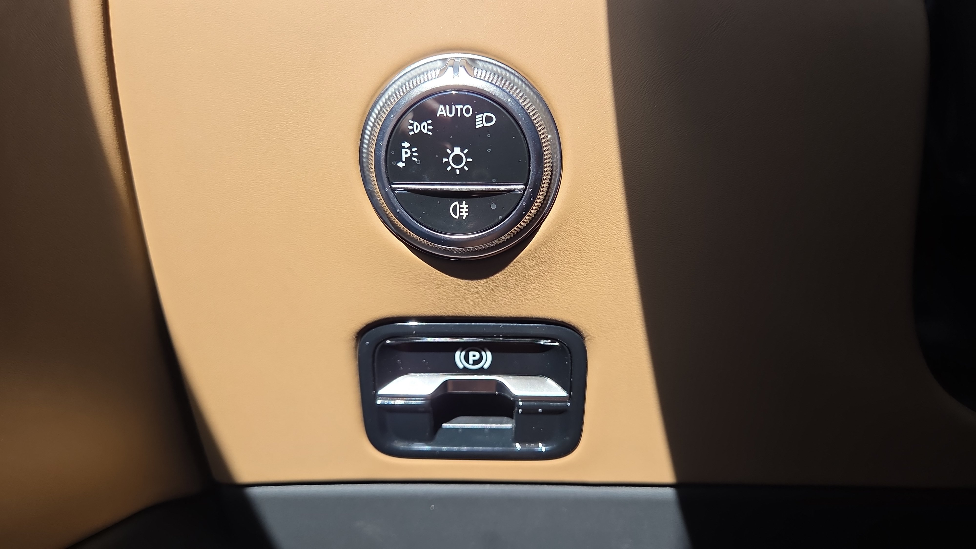 Certified 2025 Mercedes-Benz SL 63 AMG 4MATIC image 40
