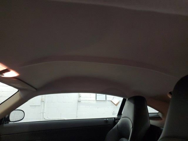 Used 2004 Chrysler Crossfire Base image 19