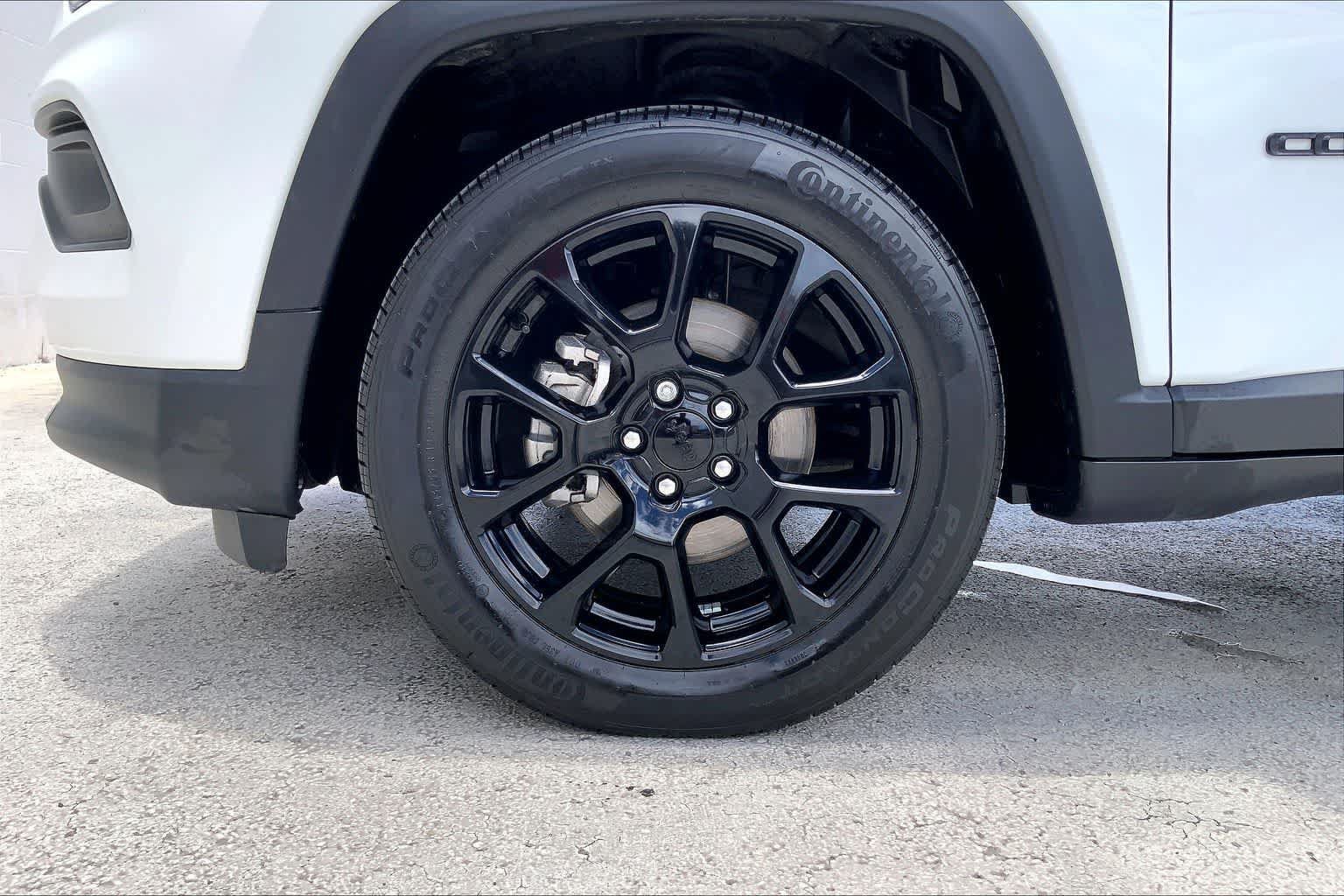Used 2022 Jeep Compass Latitude FWD image 8