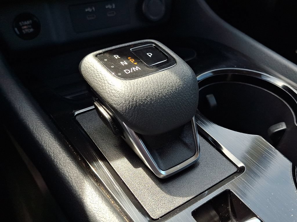 Used 2024 Nissan Rogue S AWD/4WD image 14