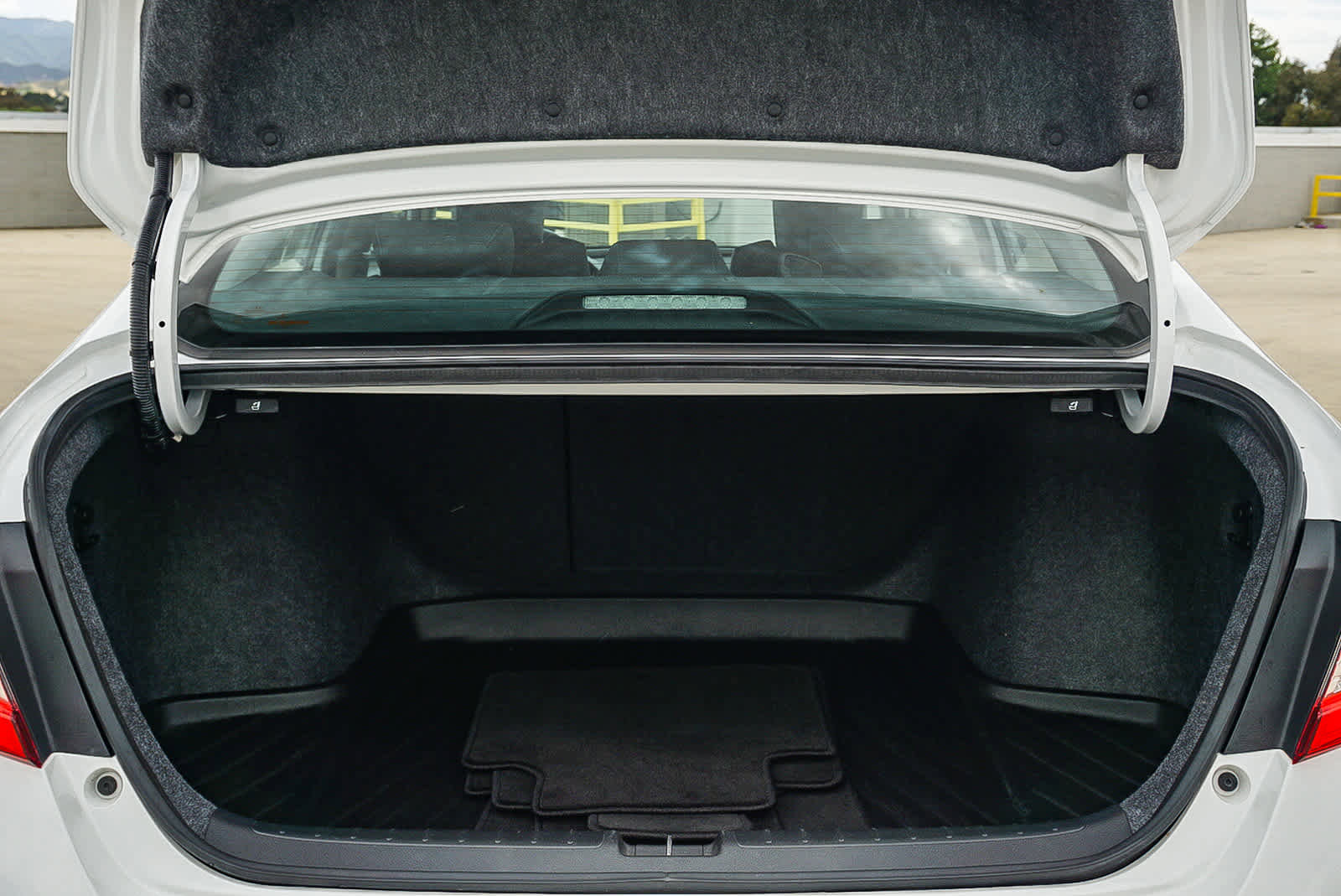 Used 2019 Honda Accord Touring image 28